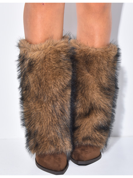 Stiefel im Cowboy-Stil aus Wildlederimitat mit Blockabsatz und Kunstfellbesatz