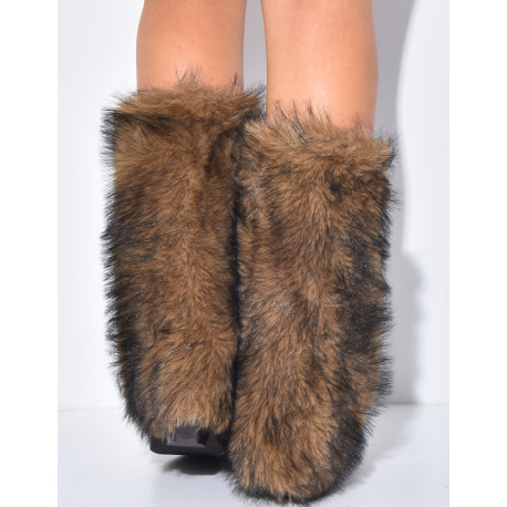 Stiefel im Cowboy-Stil aus Wildlederimitat mit Blockabsatz und Kunstfellbesatz