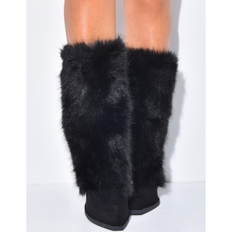 Bottes en suédine style santiag à talons carré et rabat en fausse fourrure