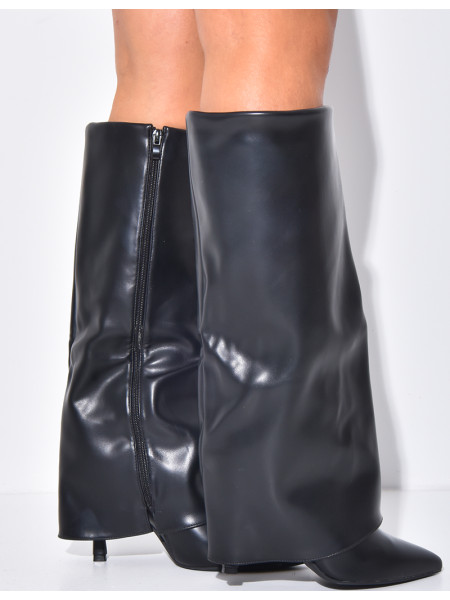 Bottes en similicuir à talons aiguille et rabat