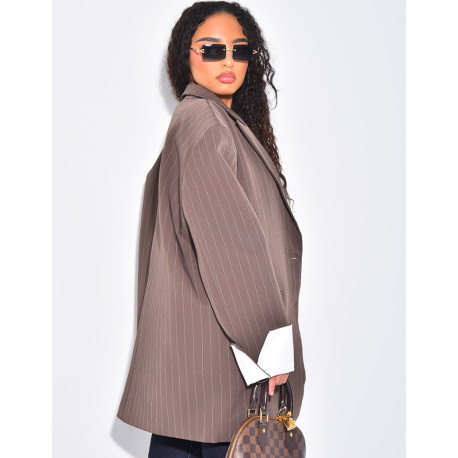 Veste de tailleur oversize à rayures et revers sur les manches