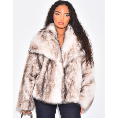 Short faux fur jacket with turn-down collar