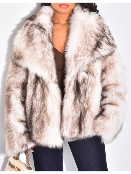 Short faux fur jacket with turn-down collar