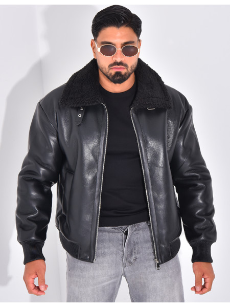 Veste en similicuir avec fourrure au col
