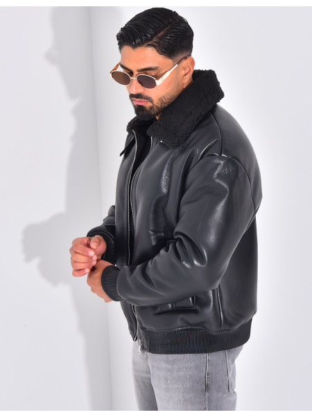 Veste en similicuir avec fourrure au col