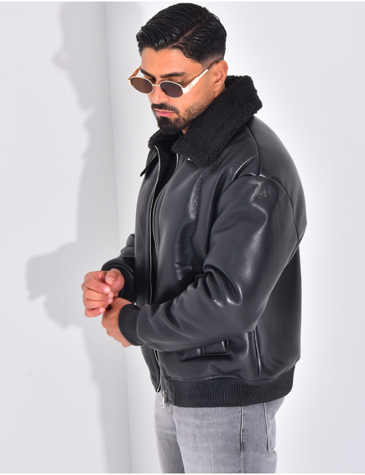 Veste en similicuir avec fourrure au col