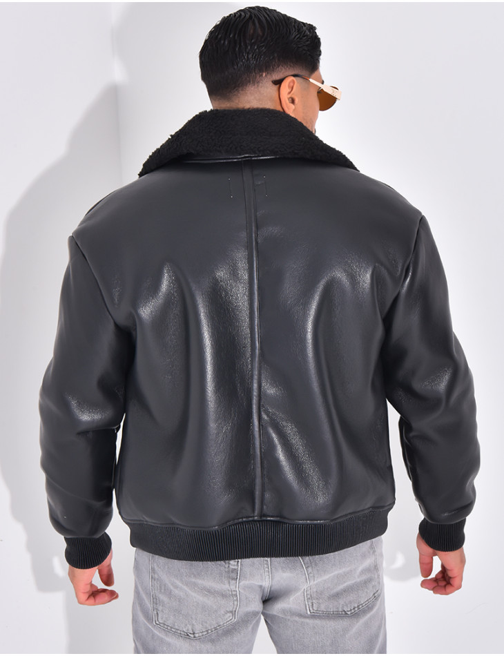 Veste en similicuir avec fourrure au col
