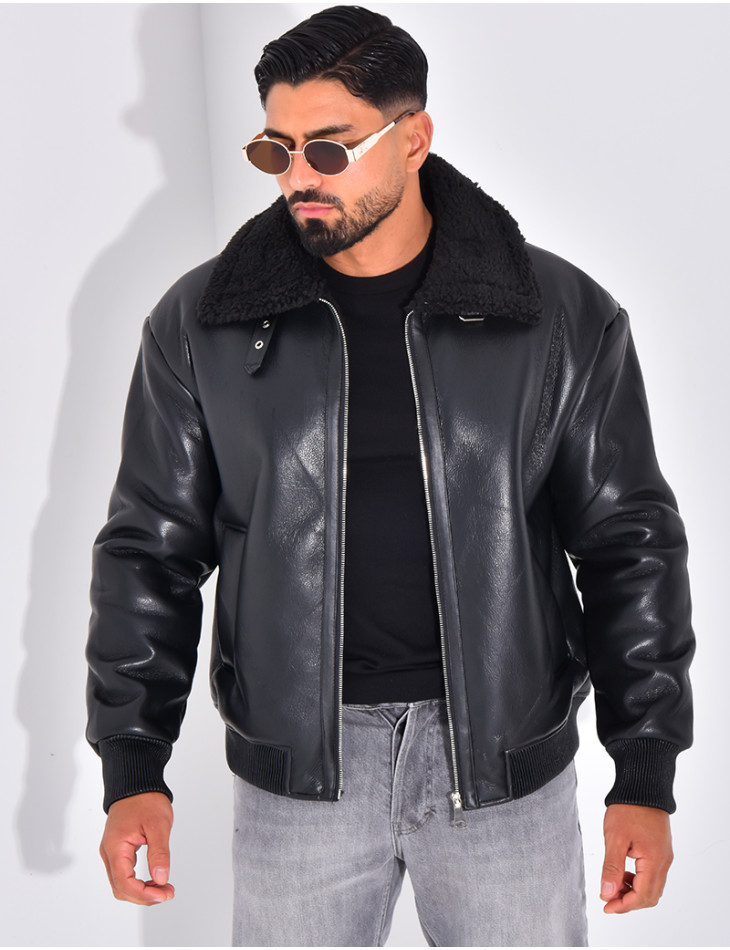 Veste en similicuir avec fourrure au col