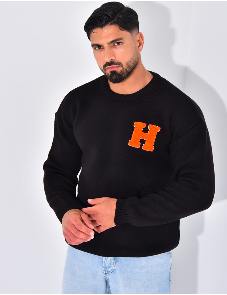 Pull épais avec la lettre H