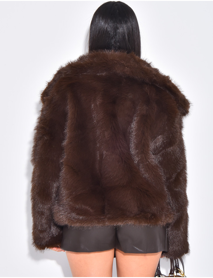 Veste courte en fausse fourrure à col rabattu