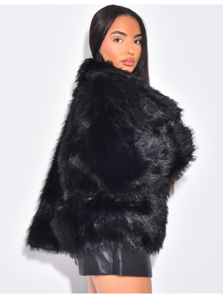Veste courte en fausse fourrure à col rabattu