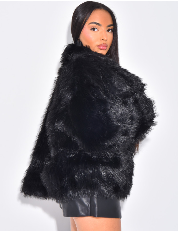 Veste courte en fausse fourrure à col rabattu