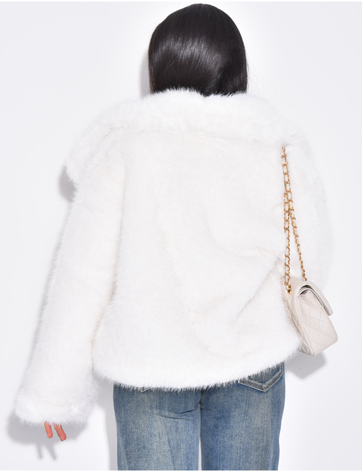 Short faux fur jacket with turn-down collar