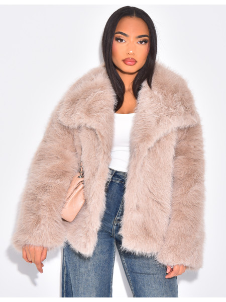 Short faux fur jacket with turn-down collar