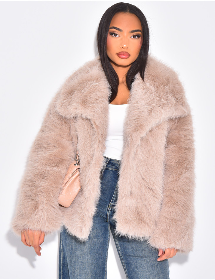 Short faux fur jacket with turn-down collar