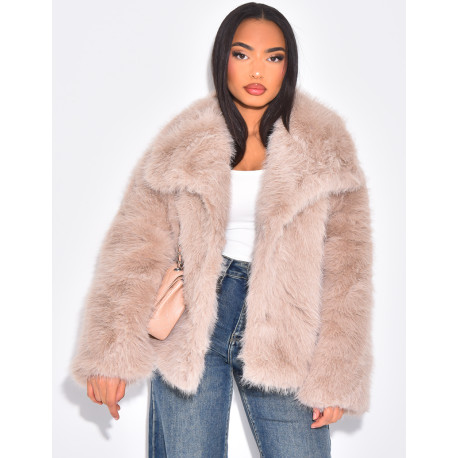Short faux fur jacket with turn-down collar