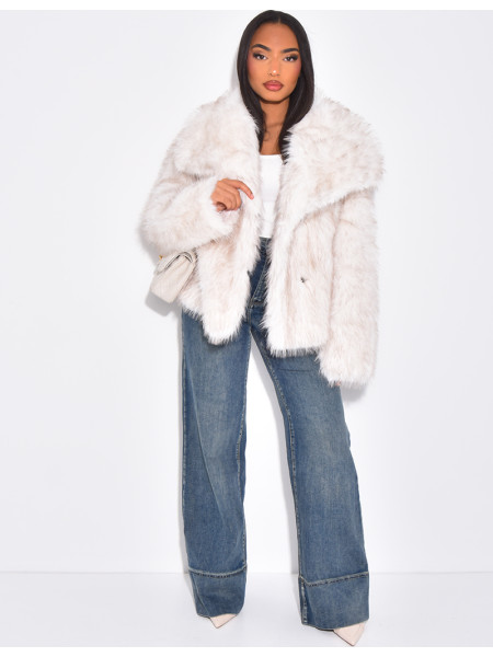 Short faux fur jacket with turn-down collar