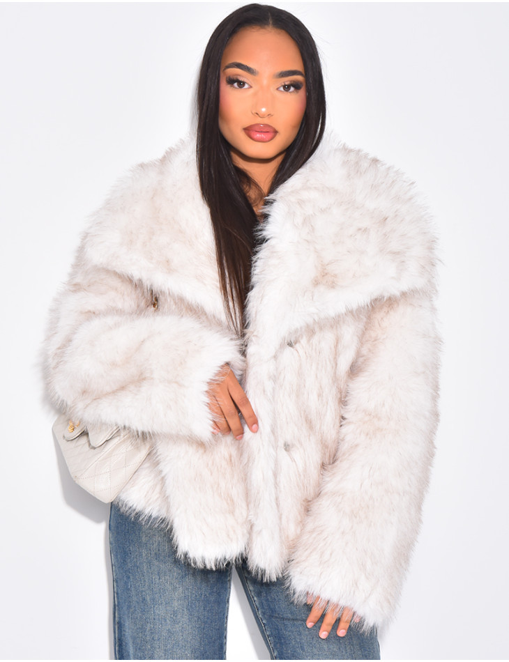 Short faux fur jacket with turn-down collar