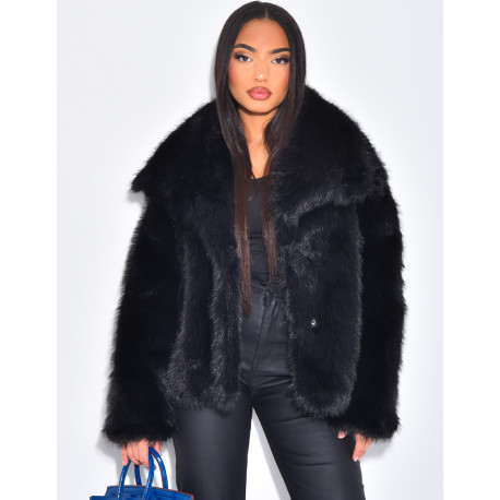 Short faux fur jacket with turn-down collar