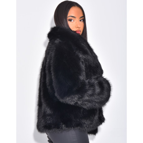 Kurze Kunstfelljacke mit Umlegekragen