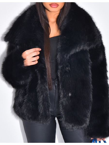 Kurze Kunstfelljacke mit Umlegekragen