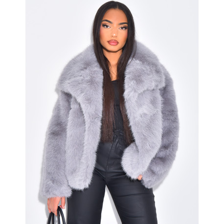 Short faux fur jacket with turn-down collar