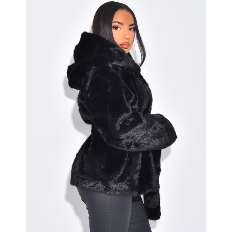 Short faux fur coat with belt and hood