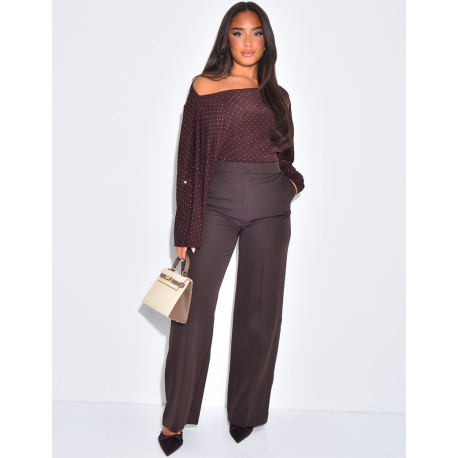 Asymmetrisches, fließendes Oberteil mit Strasssteinen