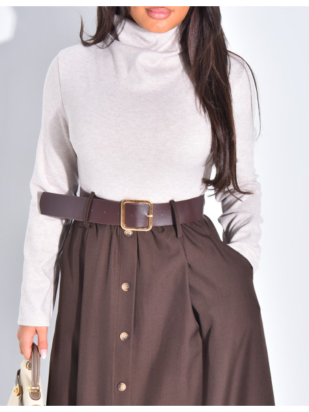 Langes Kleid aus zwei Materialien mit Gürtel