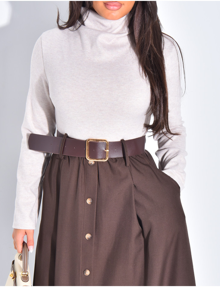 Langes Kleid aus zwei Materialien mit Gürtel