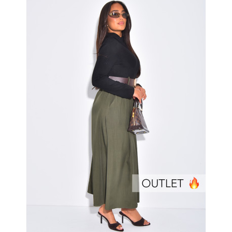 Langes Kleid aus zwei Materialien mit Gürtel