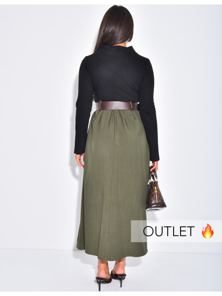 Langes Kleid aus zwei Materialien mit Gürtel