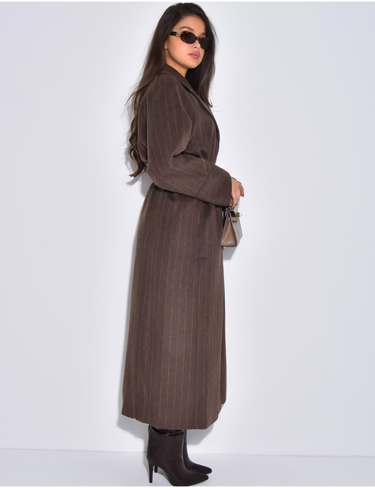 Manteau très long en laine ceinturé à rayures