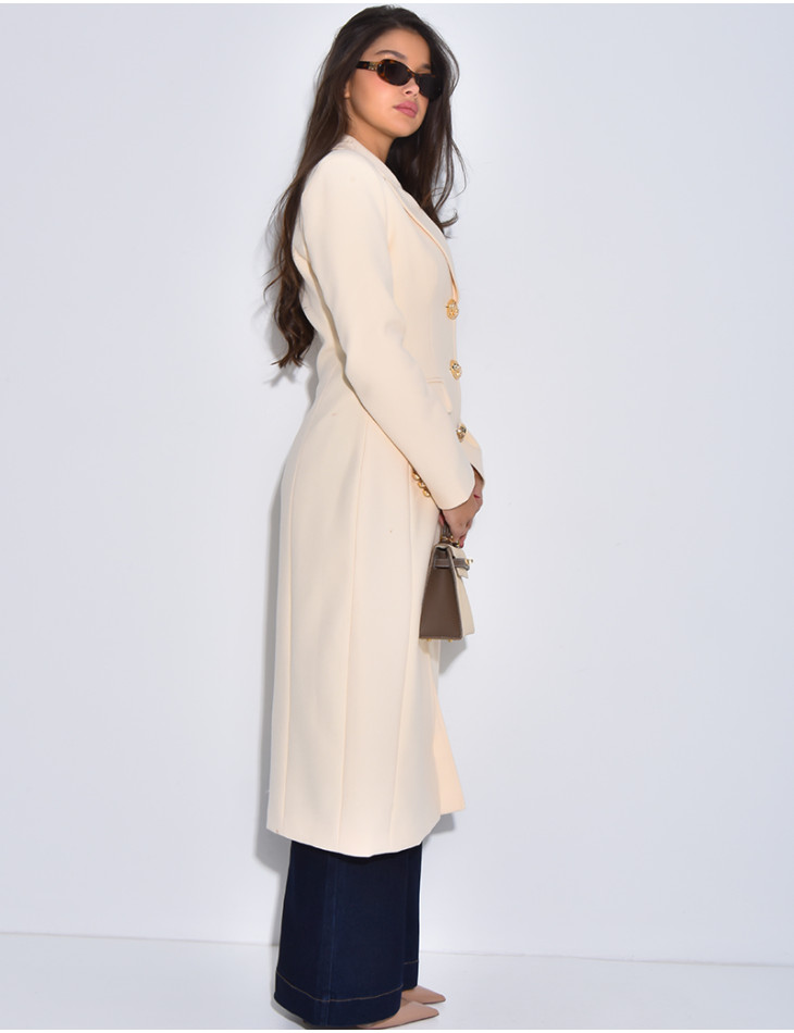Manteau très cintré à boutons dorés