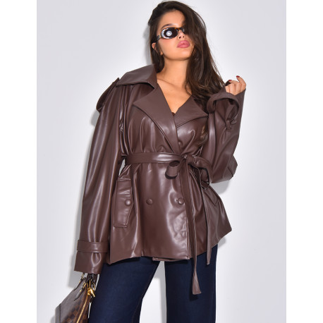 Kurzer Trenchcoat aus Kunstleder mit Gürtel