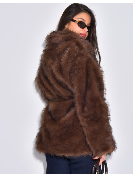 Manteau mi-long en fausse fourrure à ceinture