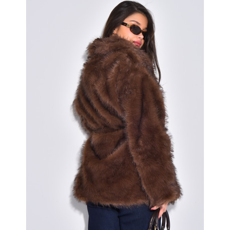 Manteau mi-long en fausse fourrure à ceinture