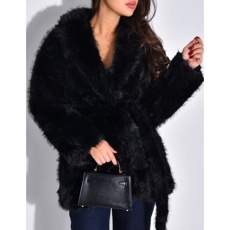 Manteau mi-long en fausse fourrure à ceinture