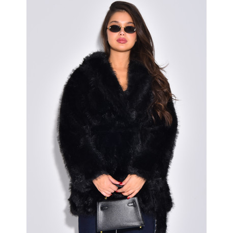 Manteau mi-long en fausse fourrure à ceinture