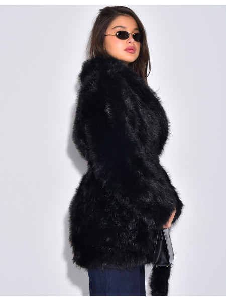 Manteau mi-long en fausse fourrure à ceinture