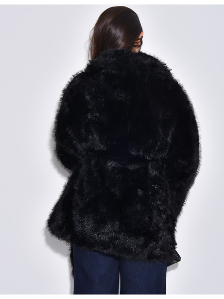 Manteau mi-long en fausse fourrure à ceinture