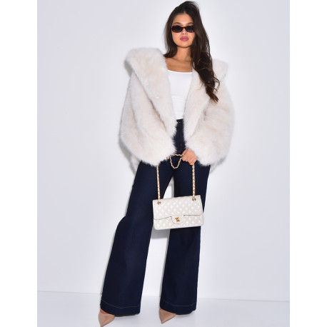 Veste courte en fausse fourrure à capuche