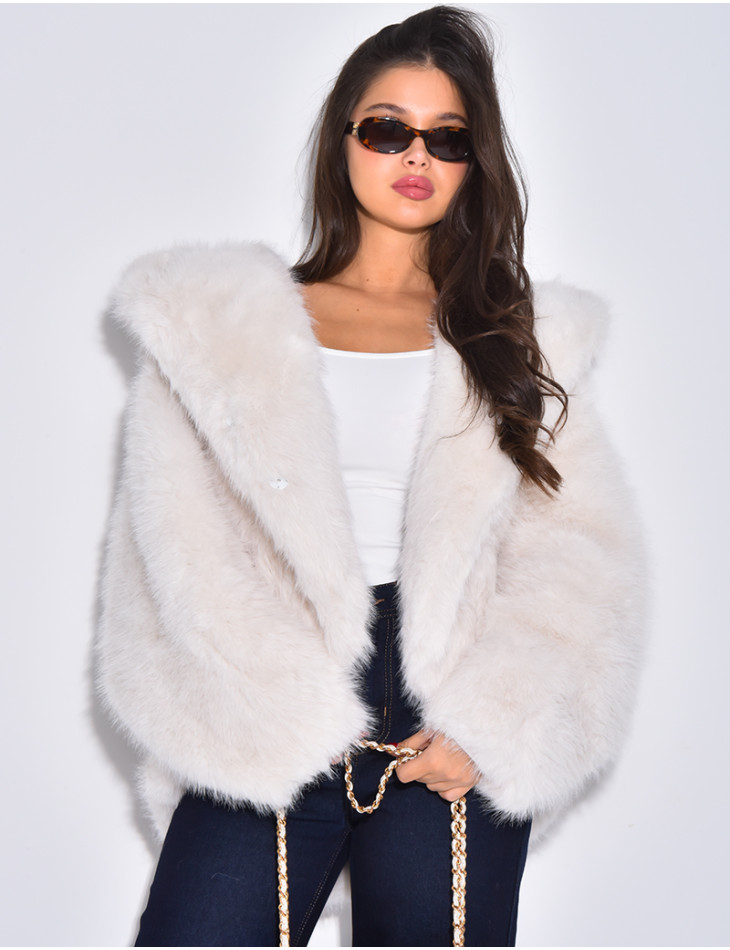 Veste courte en fausse fourrure à capuche