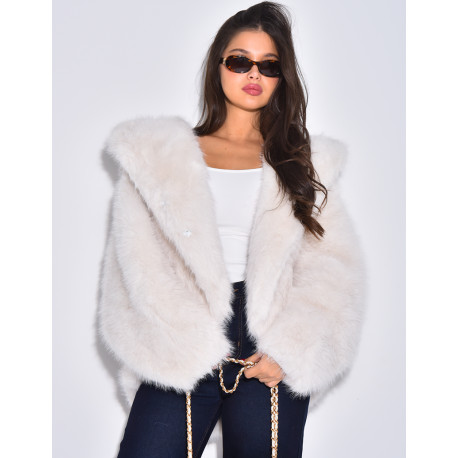 Veste courte en fausse fourrure à capuche