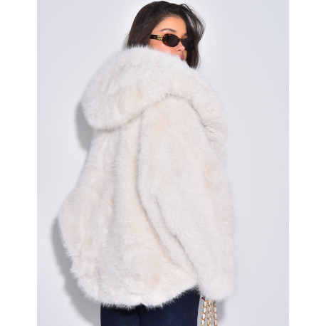 Veste courte en fausse fourrure à capuche
