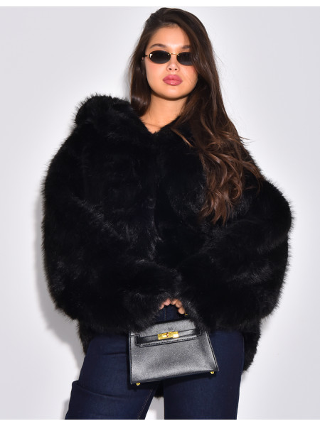 Manteau en fausse fourrure à capuche