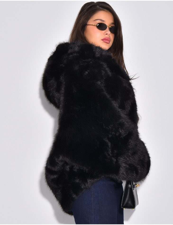 Manteau en fausse fourrure à capuche