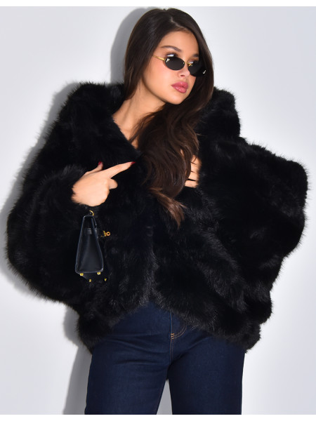 Manteau en fausse fourrure à capuche