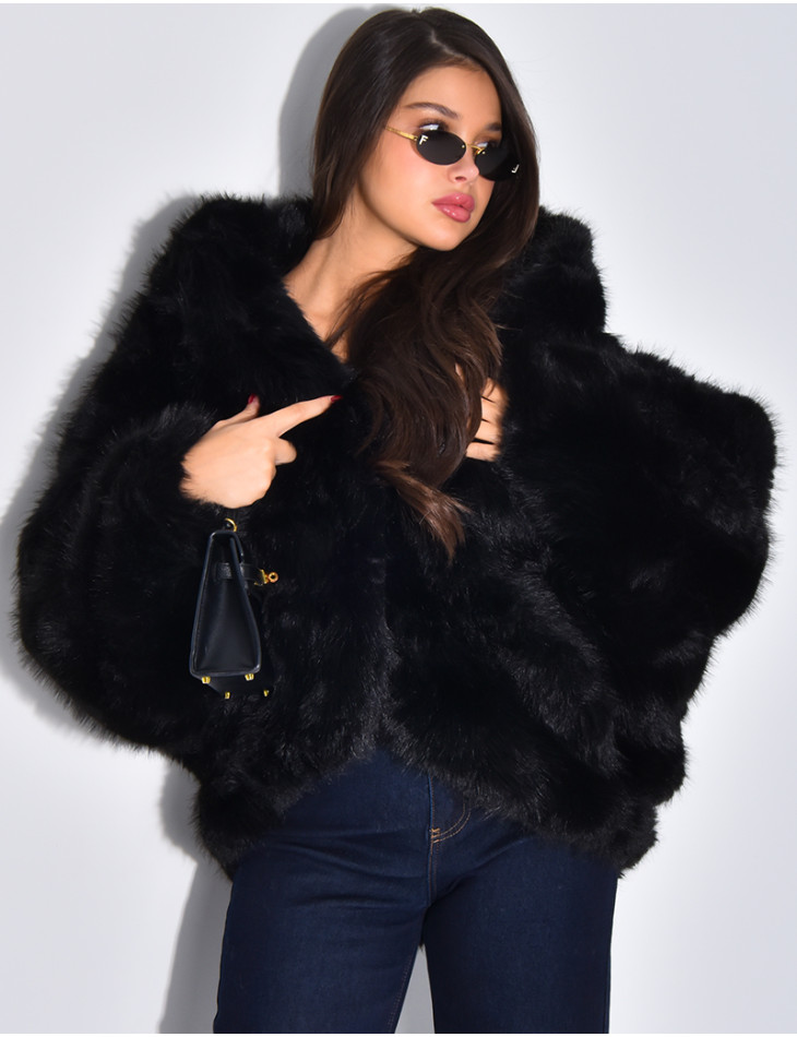 Manteau en fausse fourrure à capuche