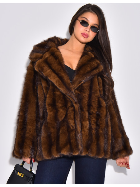 Manteau mi-long en fausse fourrure